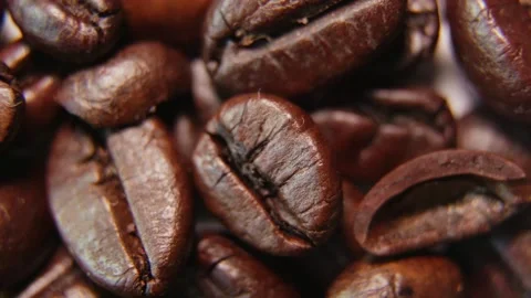 Oasted Coffee Beans Macro Close Up with Smooth Horizontal Camera Slide. 库存影片 340028541