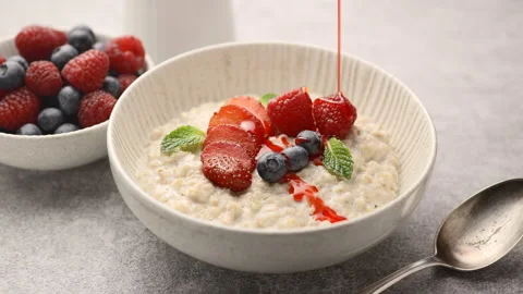 Oatmeal with berries Stock Footage 147591363