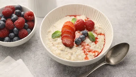 Oatmeal with berries Stock Footage 147591680