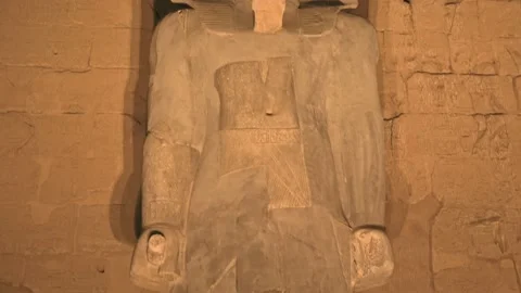 Obelisk at Luxor Temple, Egypt at Night Illuminated with Light Vidéo 234576544
