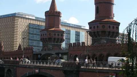 Oberbaumbrücke (Oberbaum Bridge) Stock-Footage 78412678
