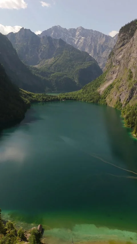 Obersee Lake Between Cliffs Vertical Aerial Berchtesgaden Germany Vídeo Stock 336406641