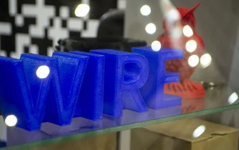 Objects letters printed on 3D printer close-up Models 3D printed molten plastic Foto stock
