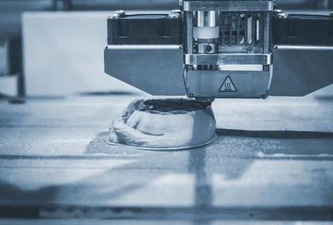 Objects printed by 3d printer. Automatic three dimensional 3d printer performs Foto stock