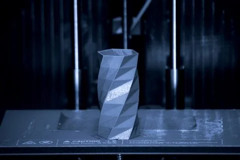 Objects printed by 3d printer. Automatic three dimensional 3d printer Foto stock
