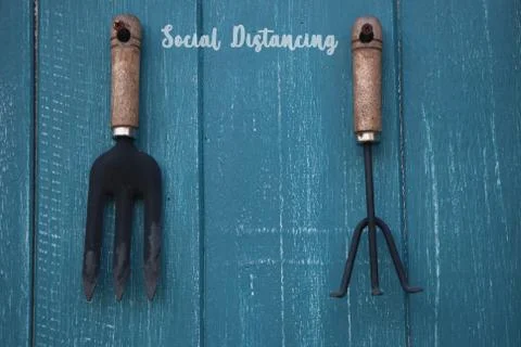 Objects for use in the garden keep distance stand alone means social challeng Foto stock