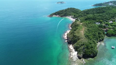 Oblique Drone Flyover of Praia Azeda and Azedinha, Búzios, Brazil Video stock 339580672