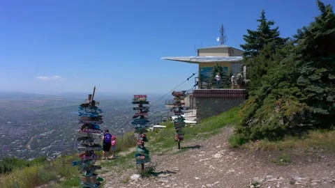 Observation deck at the top of Mashuk mountain in Pyatigorsk Video stock 135792521