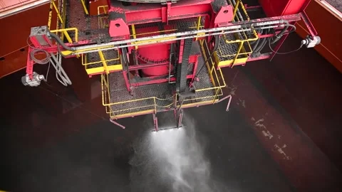 Observe Advanced Industrial Loading Equipment Functioning Effectively in Video stock 285961807