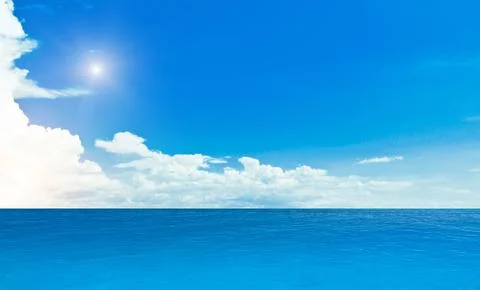 Ocean and cloudy sky Stock-Fotos
