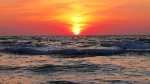 Ocean beach sunrise. Waves splash on the shore Stock Footage 140496188
