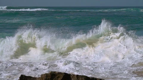 Ocean, beautiful wave splashing. Stock-Footage 153092470