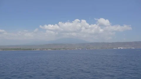 Ocean between Bali and Java 動画素材 90449555