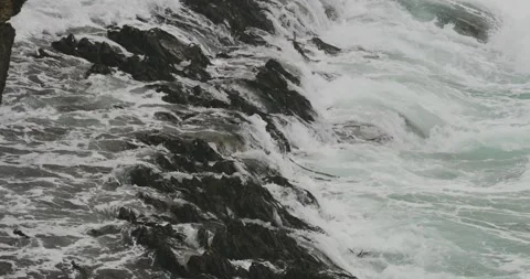 Ocean Foam Rushing Over Flat Rock Shelf,  Slow Motion 스톡 동영상 330269595