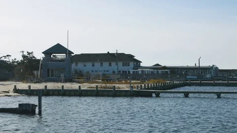 Ocean front house during the summer 스톡 동영상 76591691