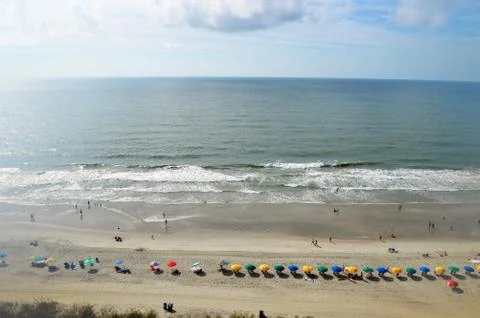 Ocean front view of Myrtle Beach and umbrellas in South Carolina Foto stock