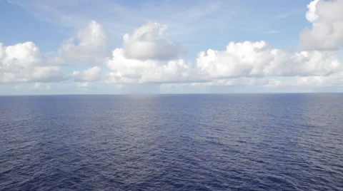 Ocean to the horizon Видео 29931363