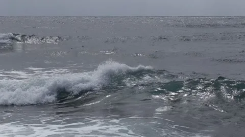 Ocean Horizon Waves Coming Into Shore Video stock 264304047