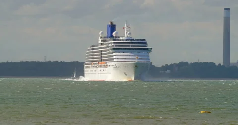 Ocean liner cruise ship Stock Footage 65178138