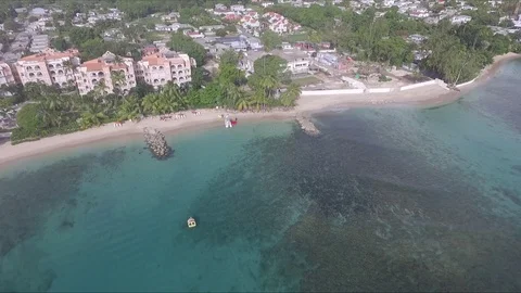 Ocean reefs clearly scene under clear Caribbean waters Stock Footage 88573172