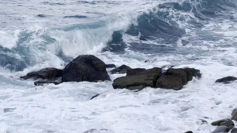 Ocean rocks Video stock 167916770