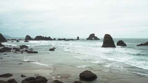 Ocean with rocks view in Oregon Stock-Footage 108508256