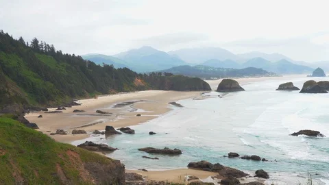Ocean with rocks view in Oregon Stock-Footage 108512909