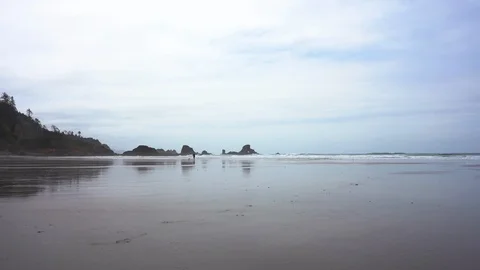 Ocean with rocks view in Oregon Stock-Footage 108532983