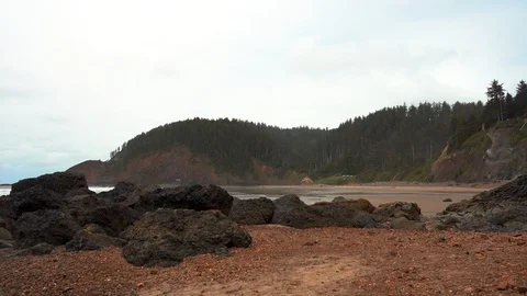 Ocean with rocks view in Oregon Stock-Footage 108533326