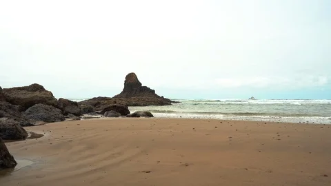 Ocean with rocks view in Oregon Stock-Footage 108744676