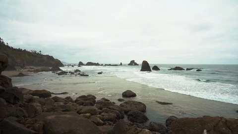 Ocean with rocks view in Oregon Stock-Footage 108745022