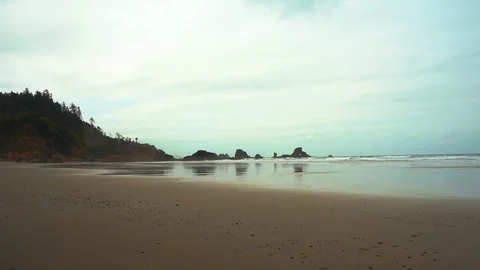 Ocean with rocks view in Oregon Stock-Footage 109059189