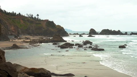 Ocean with rocks view in Oregon Stock-Footage 109059956