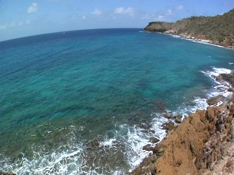 Ocean shoreline from cliff Stock Footage 708989