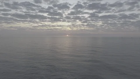 Ocean Sunrise Drone Static D-Log 库存影片 90019758