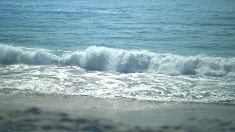 Ocean Symphony: Mesmerizing Waves in Motion Stock Footage 146490833