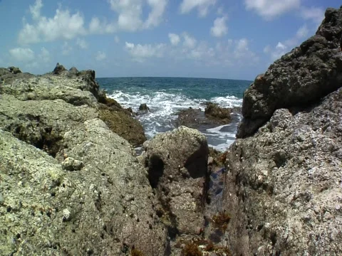 Ocean thru unique rocks Stock Footage 708907
