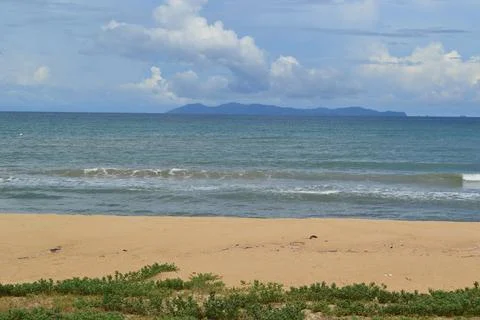 Ocean under a blue sky Stock Photos