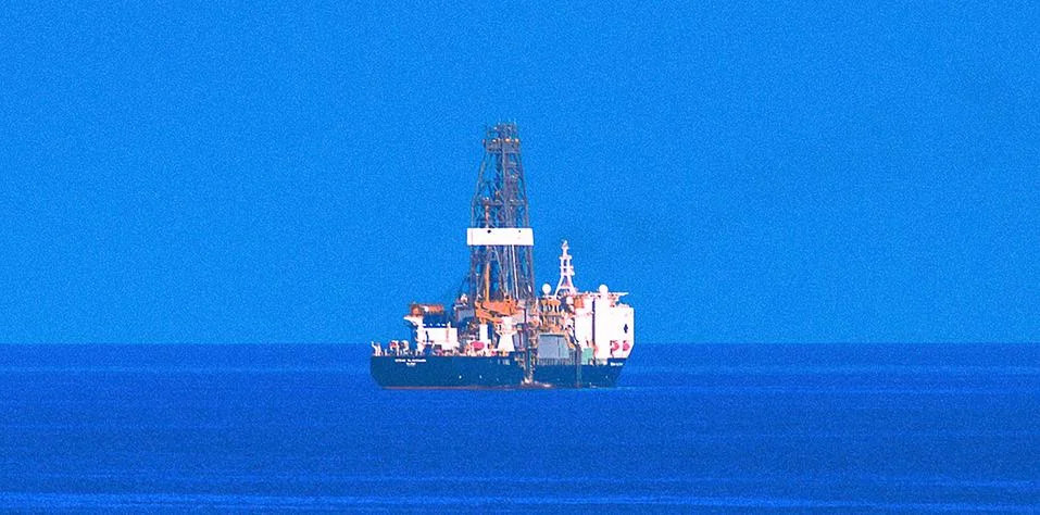 Ocean view oil rig shot -XR Stock Photos