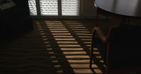 Ocean View through Window Slats During Evening Vídeo Stock 119002290