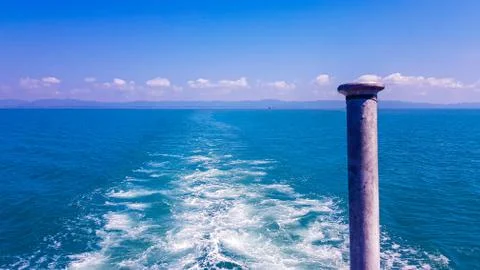 Ocean water view from the back of a ship in South Asia Foto stock