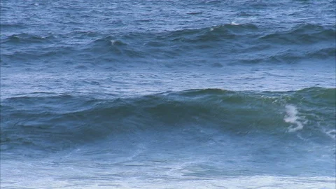 Ocean wave crashing Stock-Footage 86234072