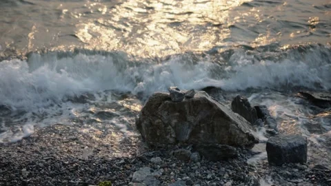 Ocean wave over rocks Video stock 234307525