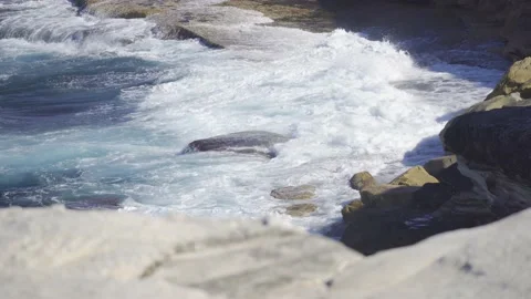Ocean wave, spindrift, rock Stock Footage 139203528
