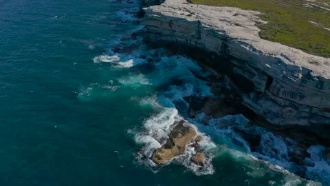 Ocean wave, spindrift, rock Stock Footage 139204288