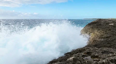Ocean wave splash on the reef Stock Footage 51095138