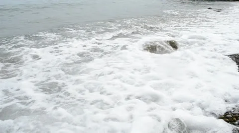 Ocean wave, stone beach closeup, ecological environment, vacations Vidéo 25234001