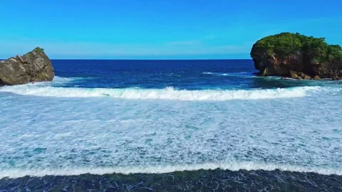 Ocean Waves 4K - Relaxing Seamless Water Texture Background Stock Footage 315761585