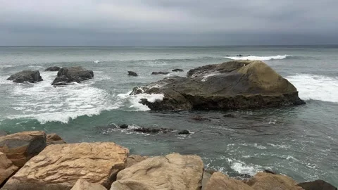 Ocean waves and a cliff Stock Footage 340152188