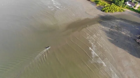 Ocean waves on the beach Stock Footage 107450573
